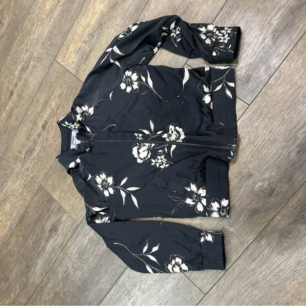 Saltwater LUXE Floral Black and White Jacket M